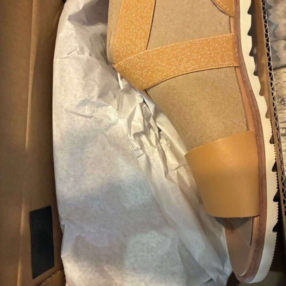 SOREL Women's Beige Cross-Strap Sandals - Picture 4 of 5